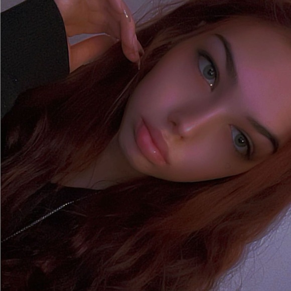 Meet your Posher, Gwendolyn - Picture 3 of 9